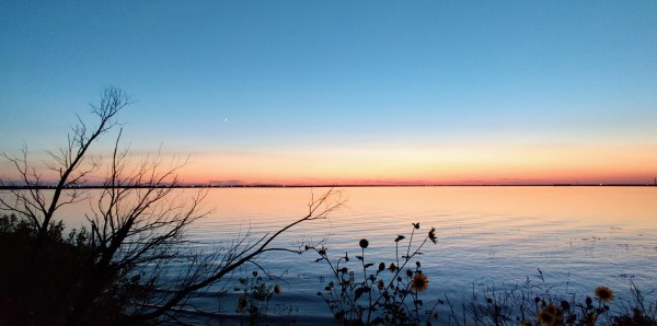 sunset at Lake Hefner