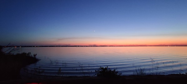 sunset at Lake Hefner